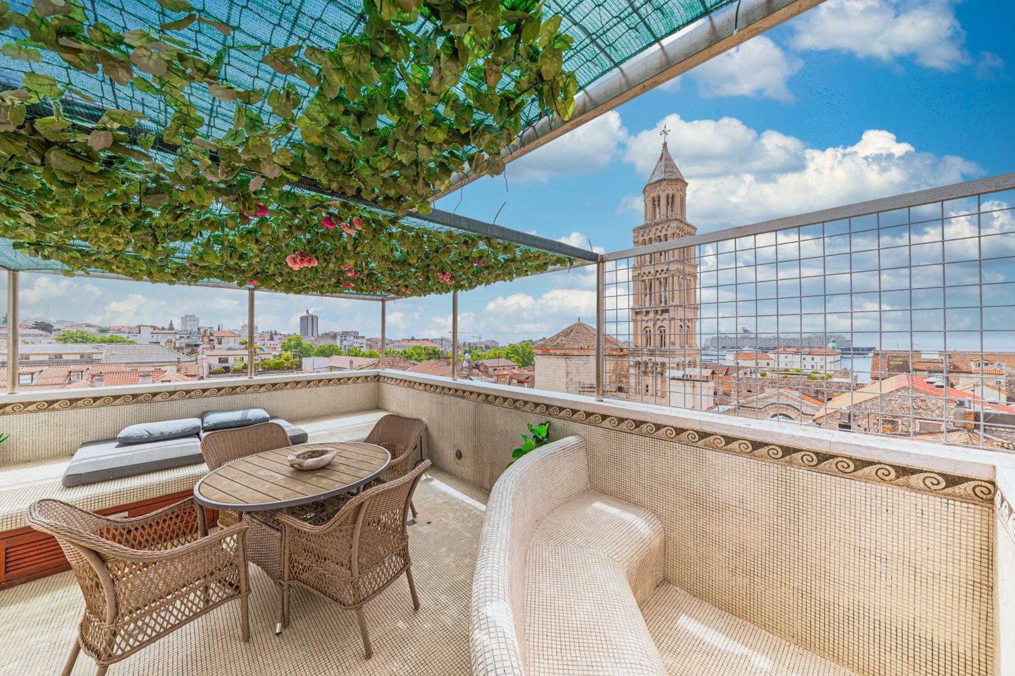 Augubio Penthouse Apartment Split Exterior photo