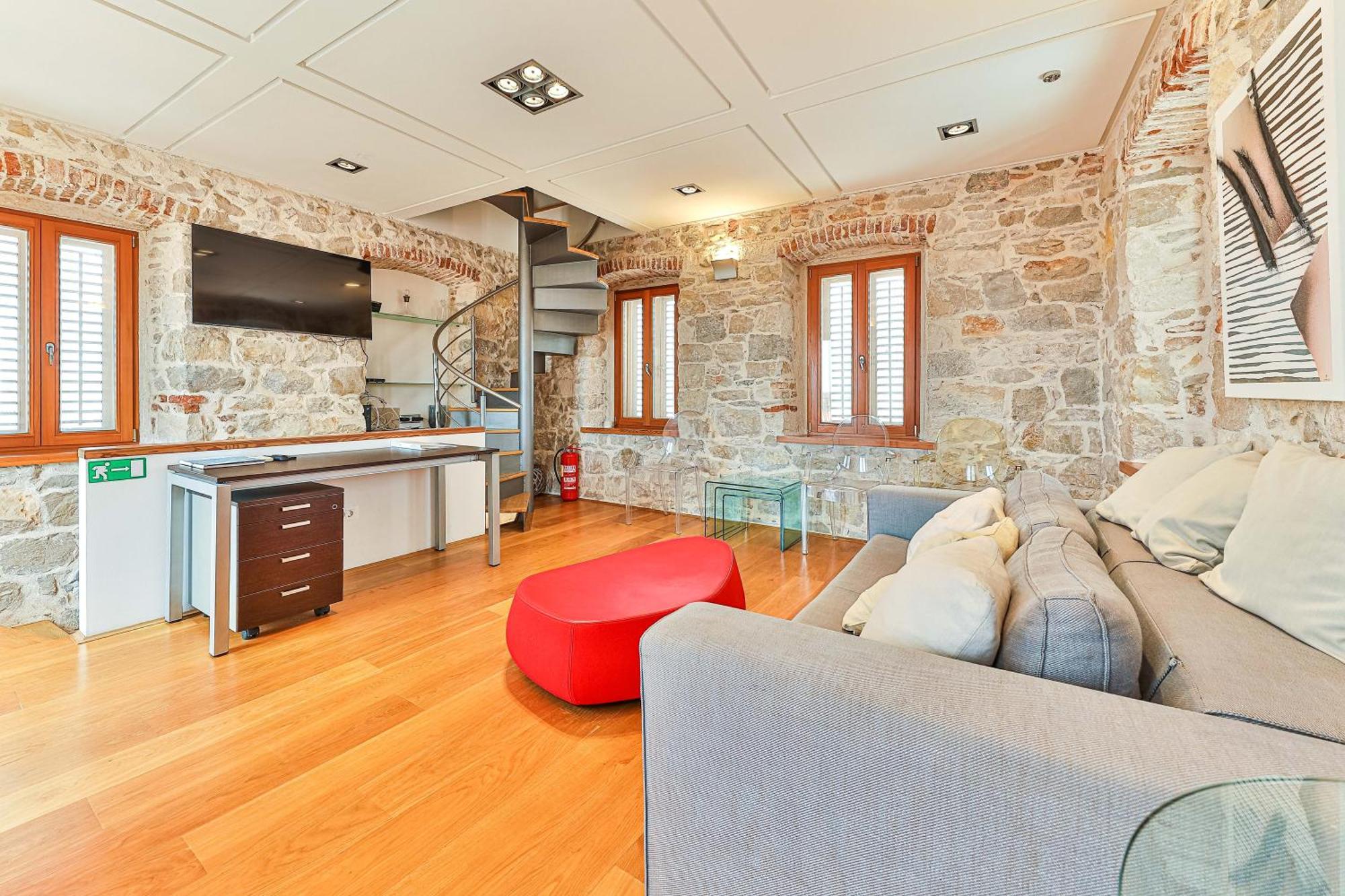 Augubio Penthouse Apartment Split Exterior photo
